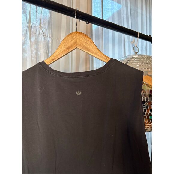 Black Oversized Lululemon Tank - Picture 3 of 3